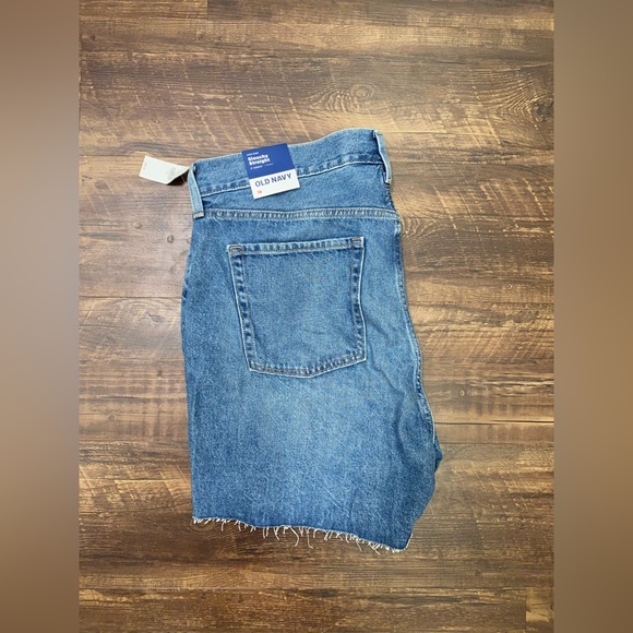 Size 16 Old Navy Distressed Shorts - Picture 3 of 5